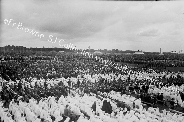 CONGRESS CHILDREN'S MASS MICROPHONE & CHOIR